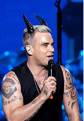 GALLERY: Robbie Williams In Abu Dhabi - Digital Studio Middle East